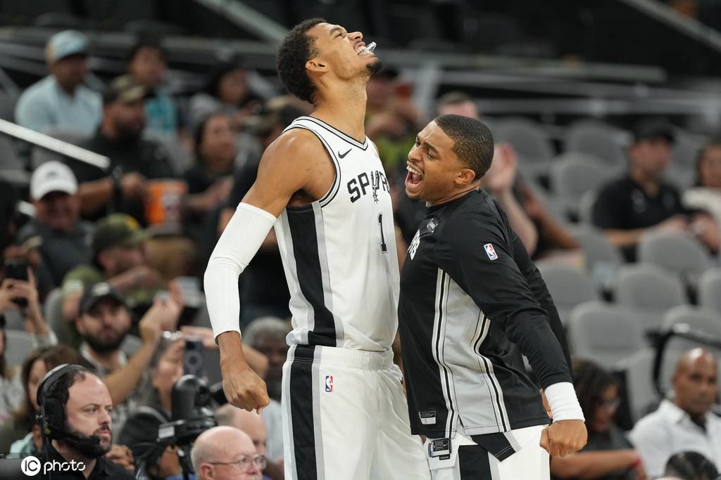 季前赛-文班亚马17+12卡斯尔16分 马刺大胜步行者